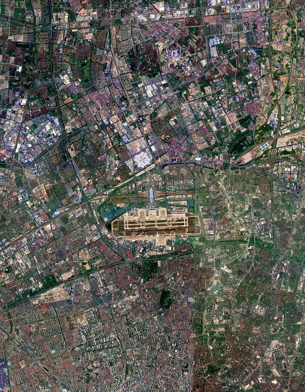 上海市虹桥枢纽高清卫星图(6) 卫星图视野范围依次为50千米高度,20