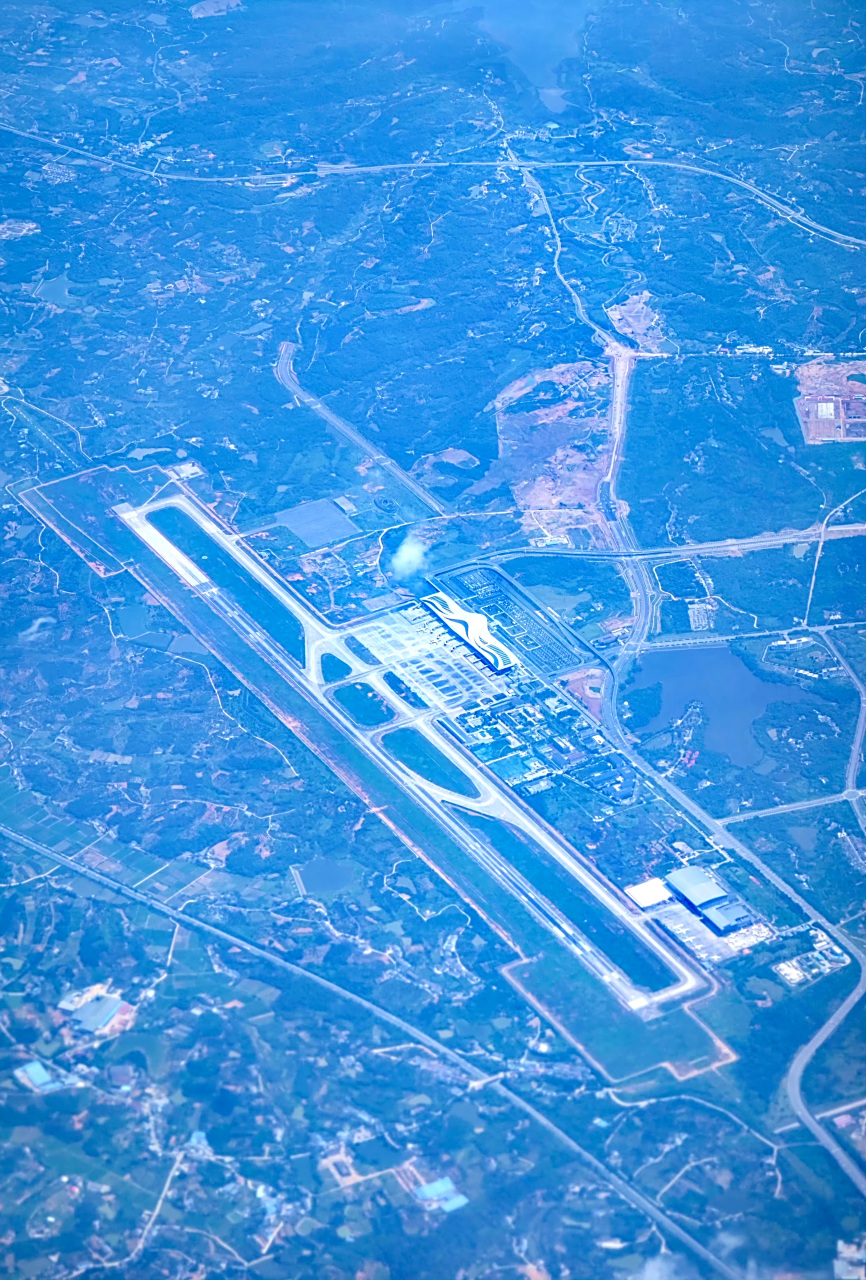 湖北宜昌三峡机场最近航拍图(6.