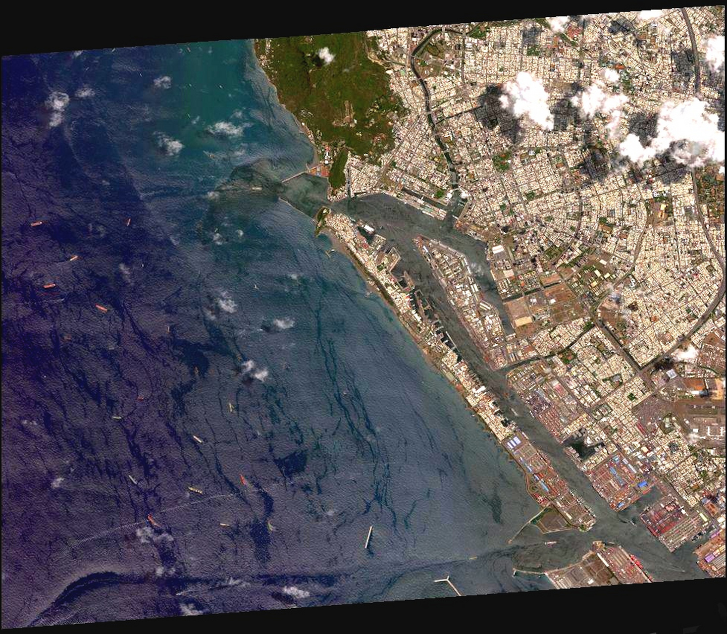 湾省高雄市最近卫星图(5.29