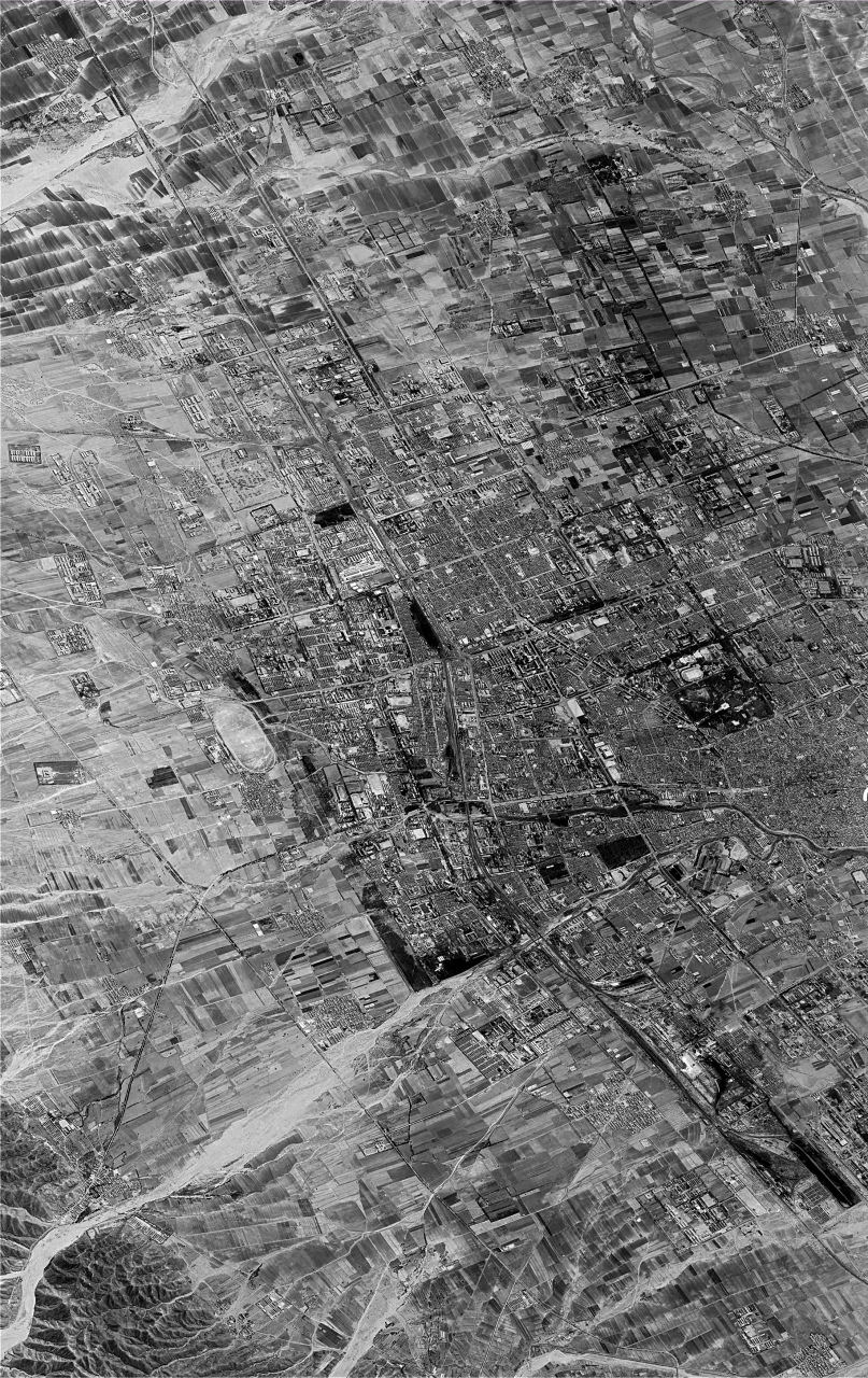 1979年内蒙古呼和浩特市卫星图 —漂亮国锁眼地图(旋转观看)