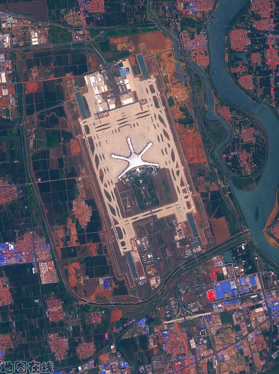2023年5月份拍摄的卫星影像图片,青岛胶东国际机场,图片非常清晰(地图