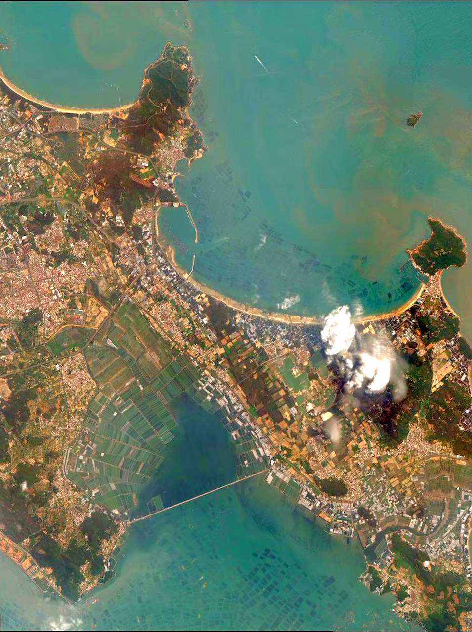 17) 2023年4月17日拍摄的卫星影像图,福建省漳州市—东山岛