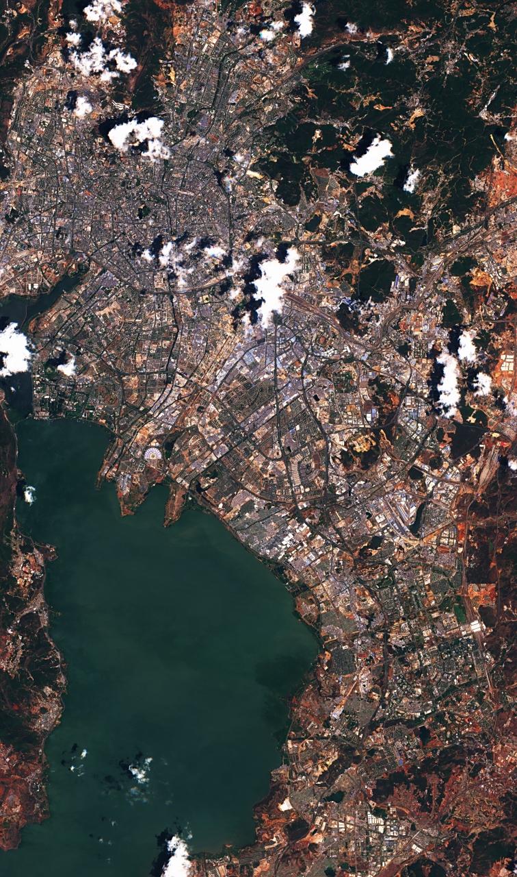 6) 2023年5月6日拍摄的卫星影像图,云南省会城市昆明市(地图在线)