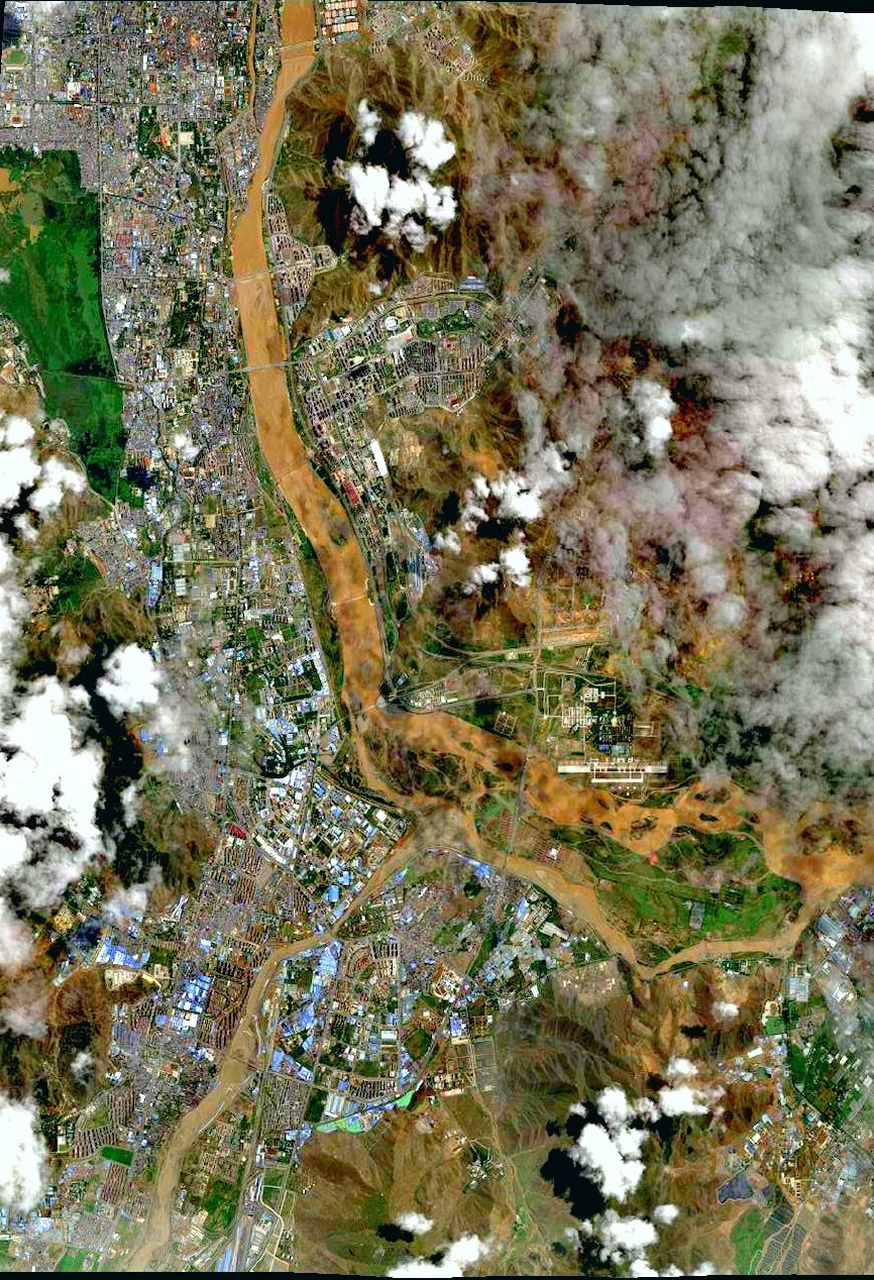 西藏拉萨市最近卫星图(7.