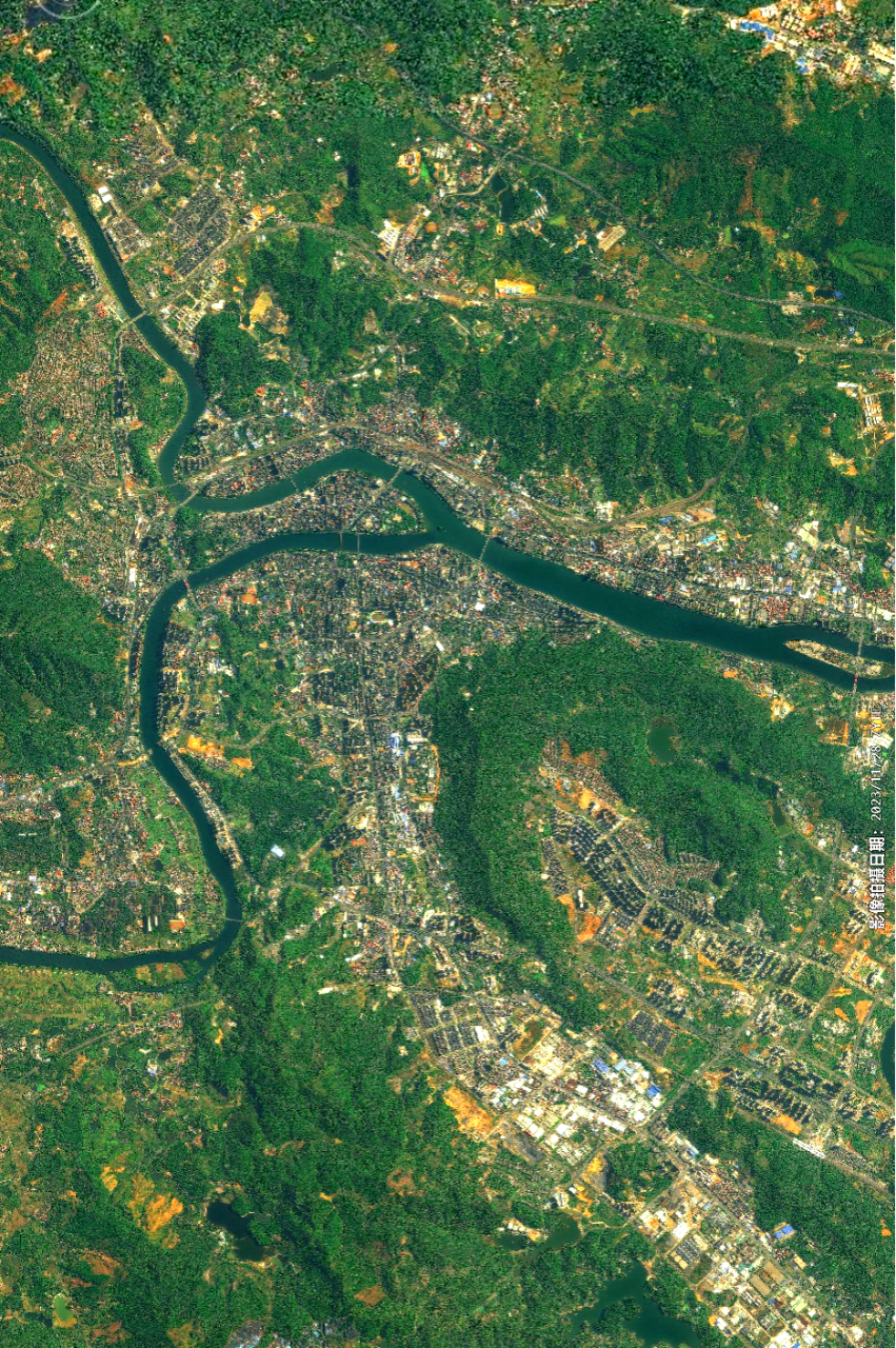 26) 2022年11月26日拍摄的卫星影像图片,广东省韶关市(旋转观看)