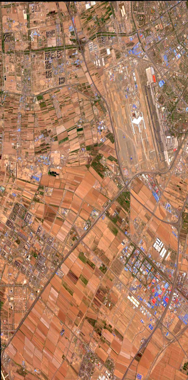 1) 2023年5月1日拍摄的卫星影像图,新疆首府乌鲁木齐市地窝堡机场