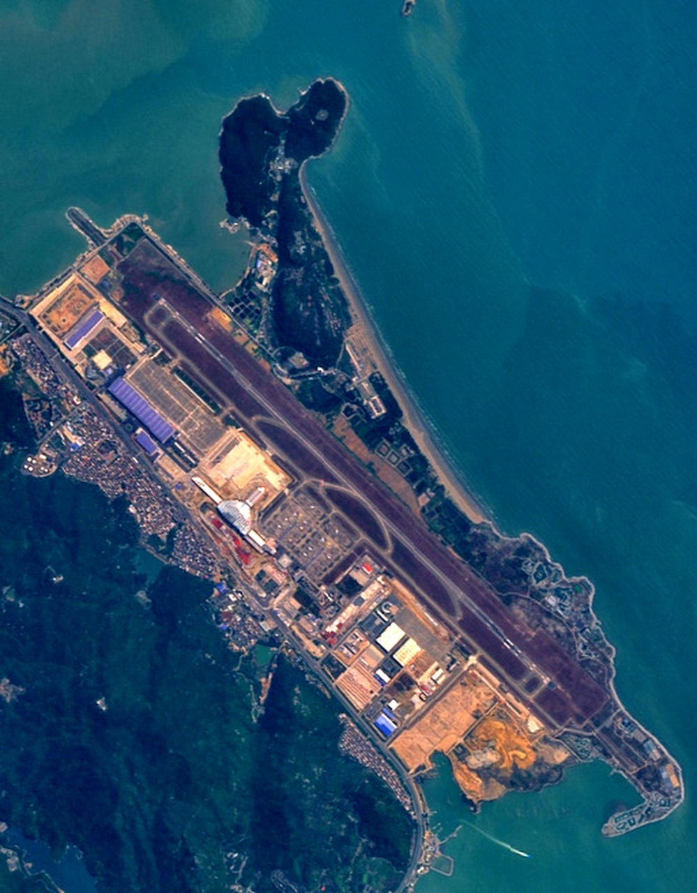 珠海金湾机场最新卫星影像图(3) 2023年3月底拍摄的卫星影像图,广东省