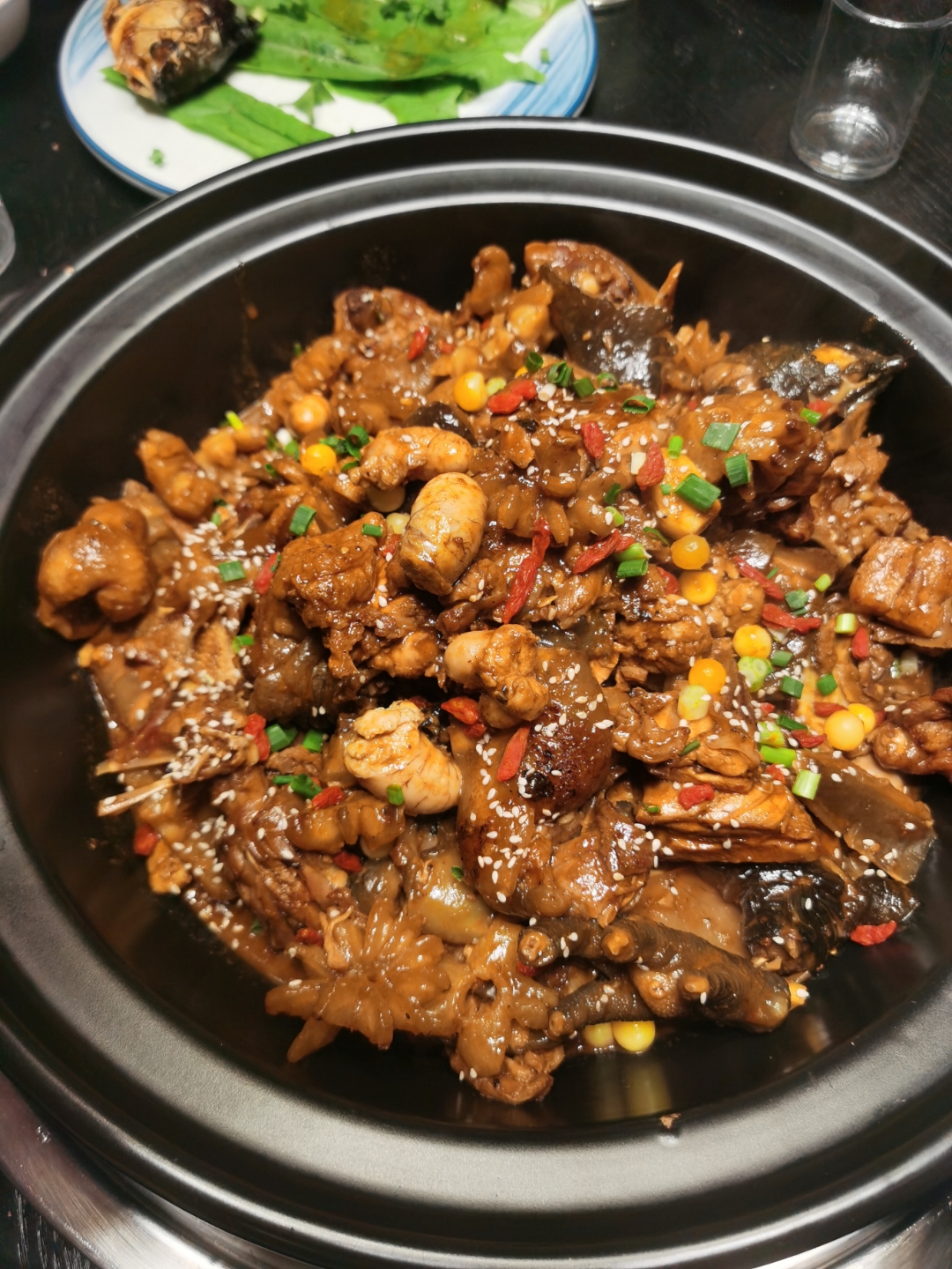 今天在郑州红星美凯龙这边吃个霸王别姬,他们的甲鱼做的挺入味的,非常