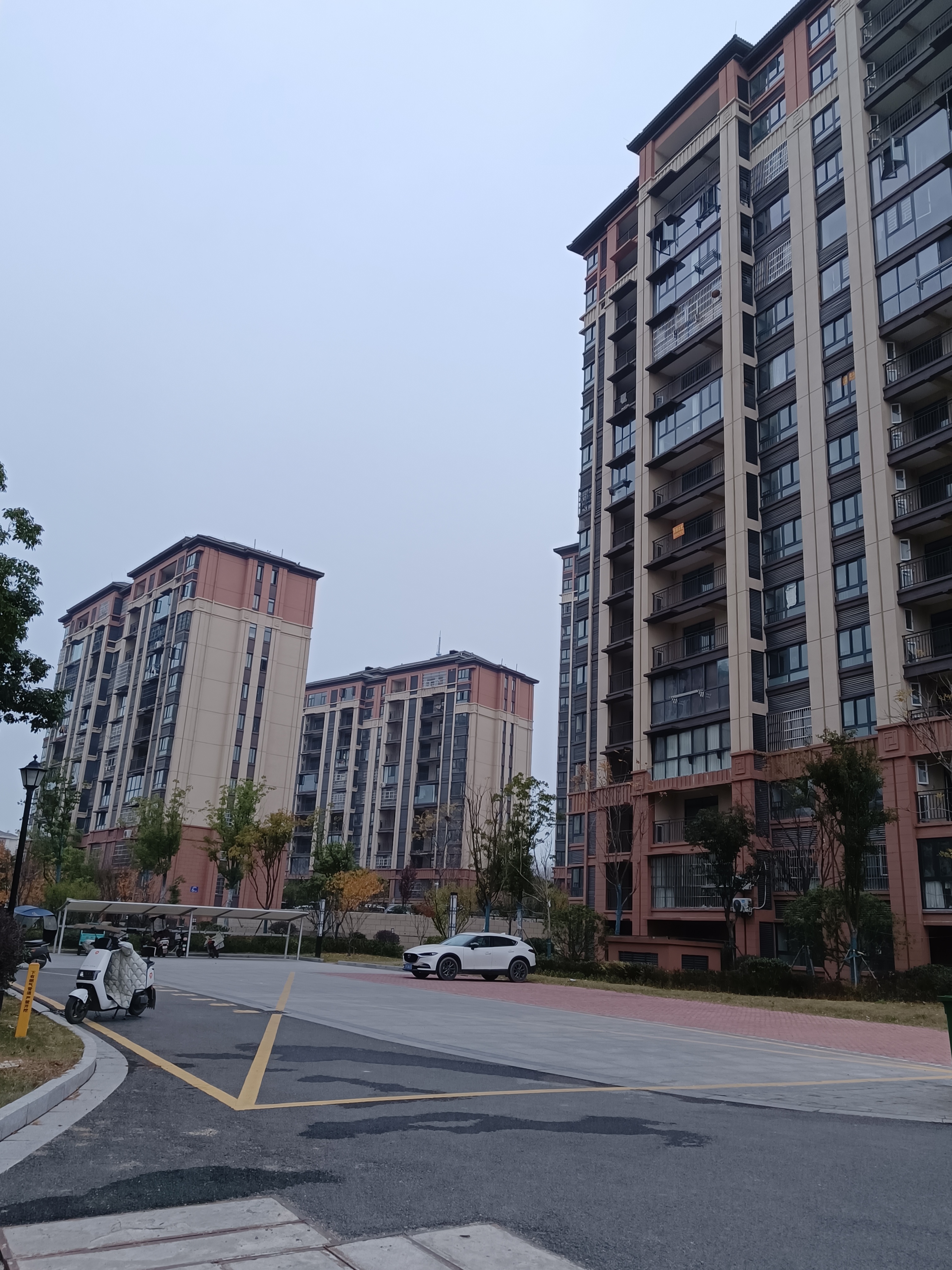 前几天听亲戚讲他家旁边的邻居被法院判成了"老赖"