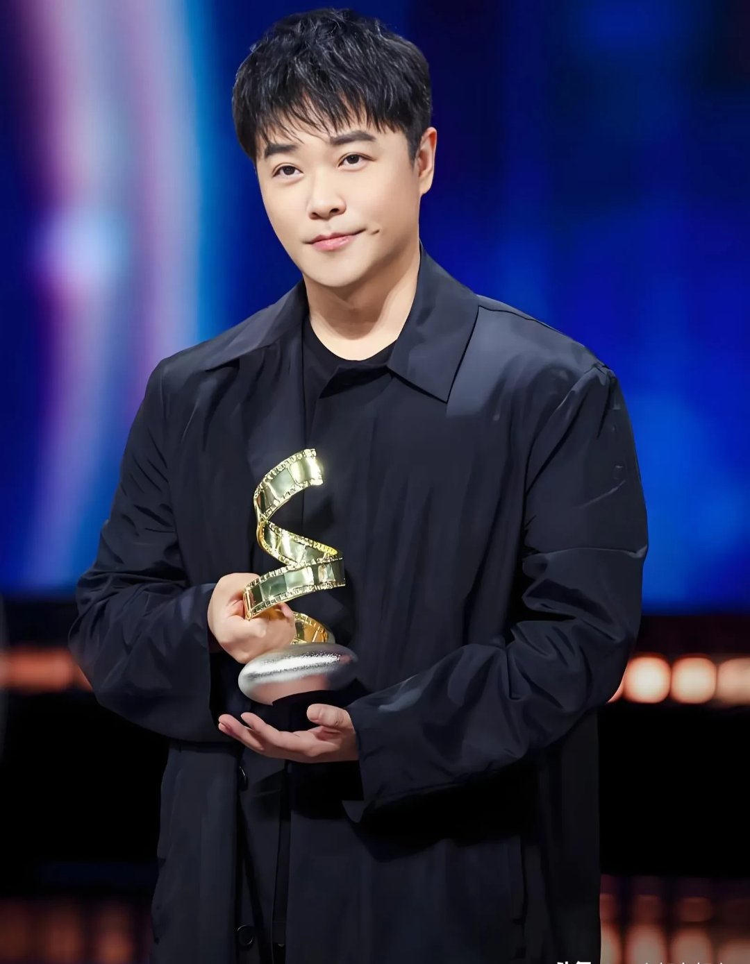 陈思诚做的大多是幕后工作,导演监制编剧等,大家对他的私生活关注