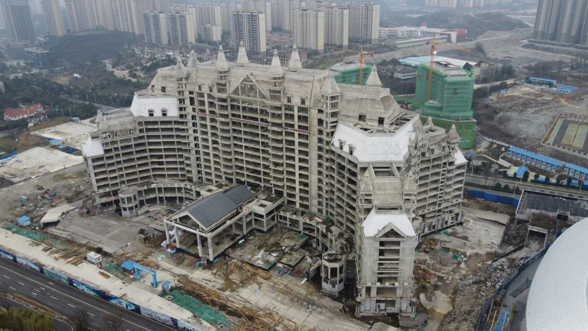 看看占地8000亩的贵阳恒大文旅城就可知一般.