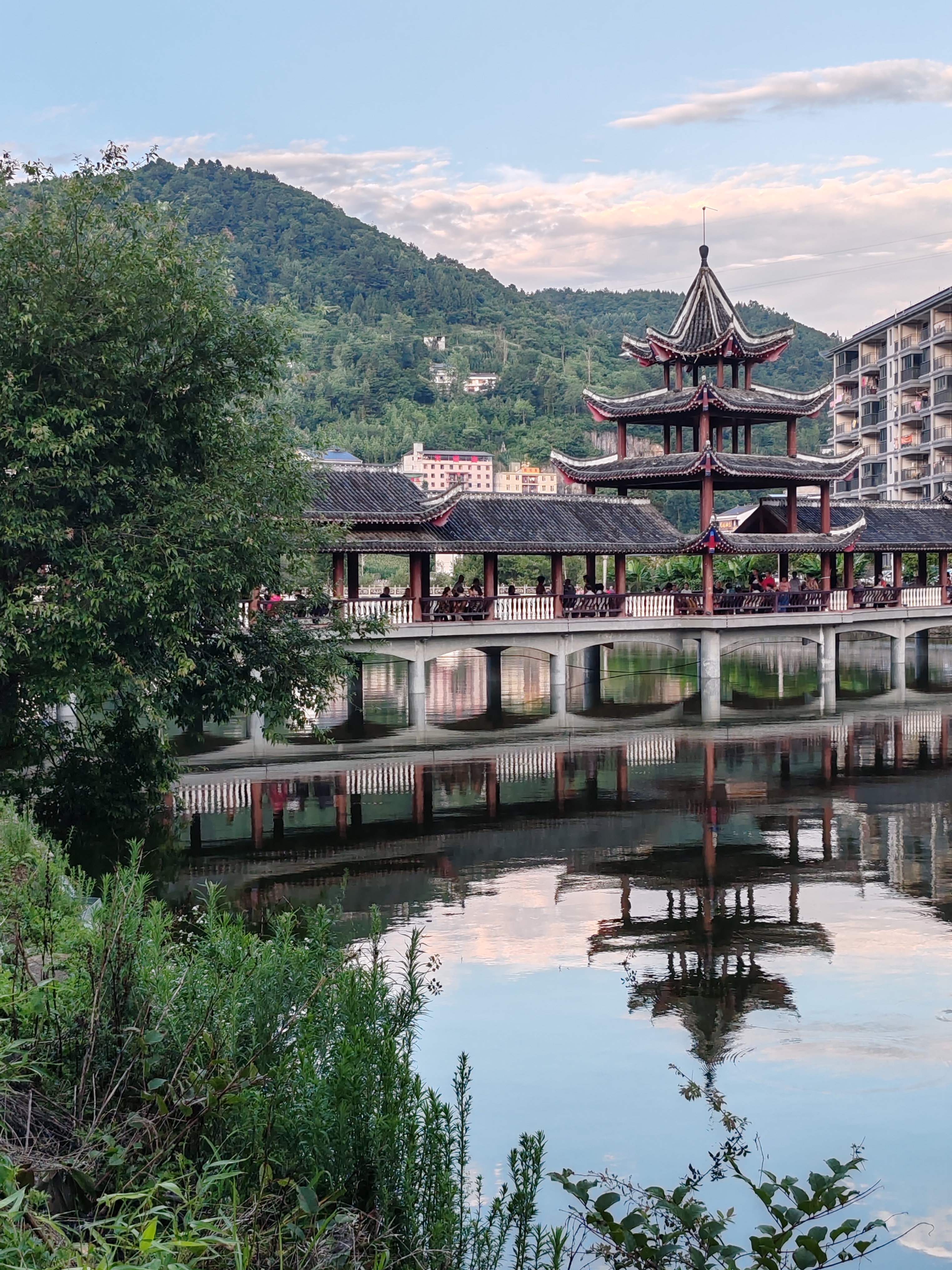 夏季避暑之旅篇:夏季避暑我们来到了湖北省恩施州建始县花坪镇,这里的