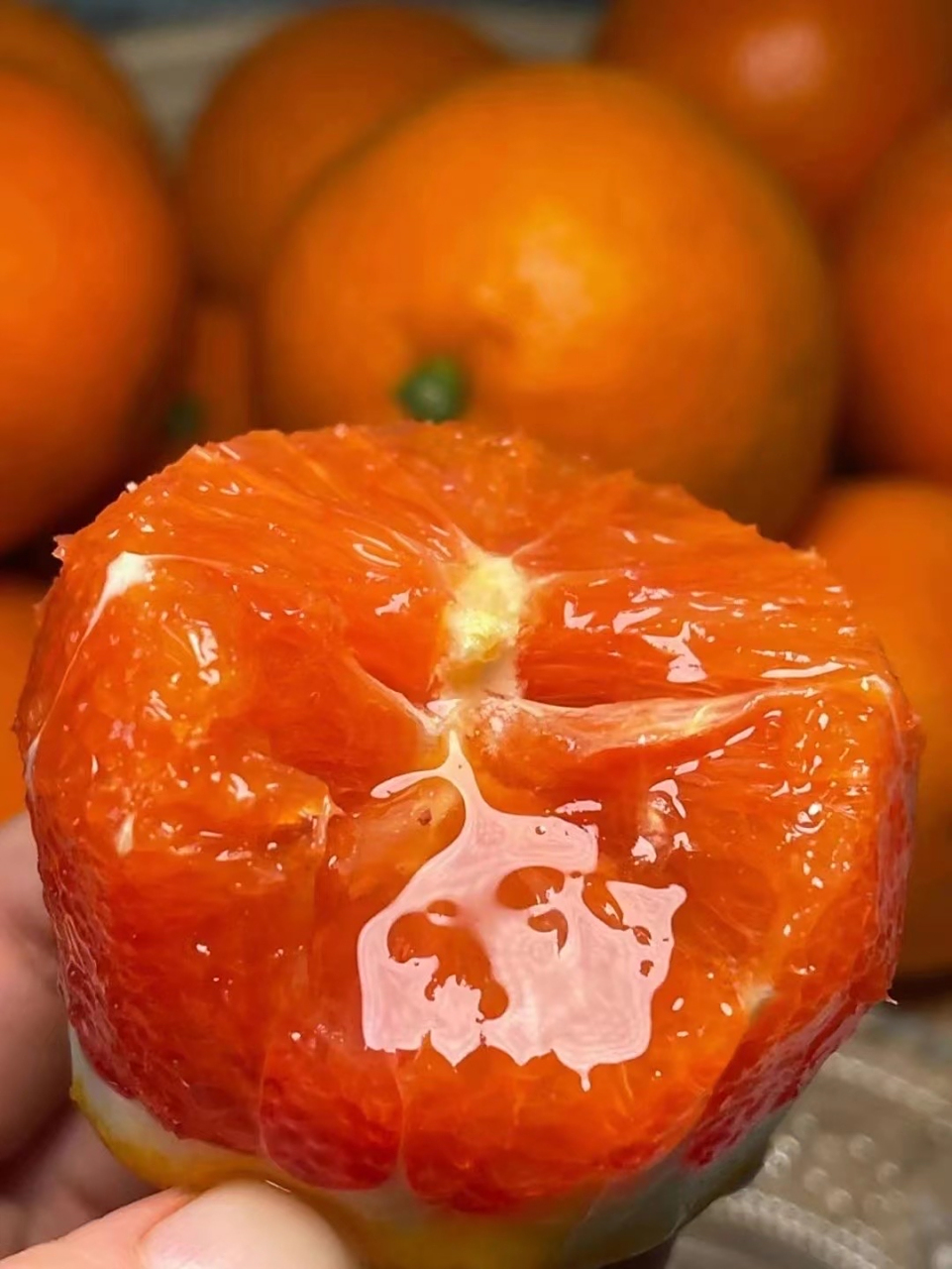 92中华血橙 红橙是目前唯一,一个含有花青素的柑橘类水果,可口多汁
