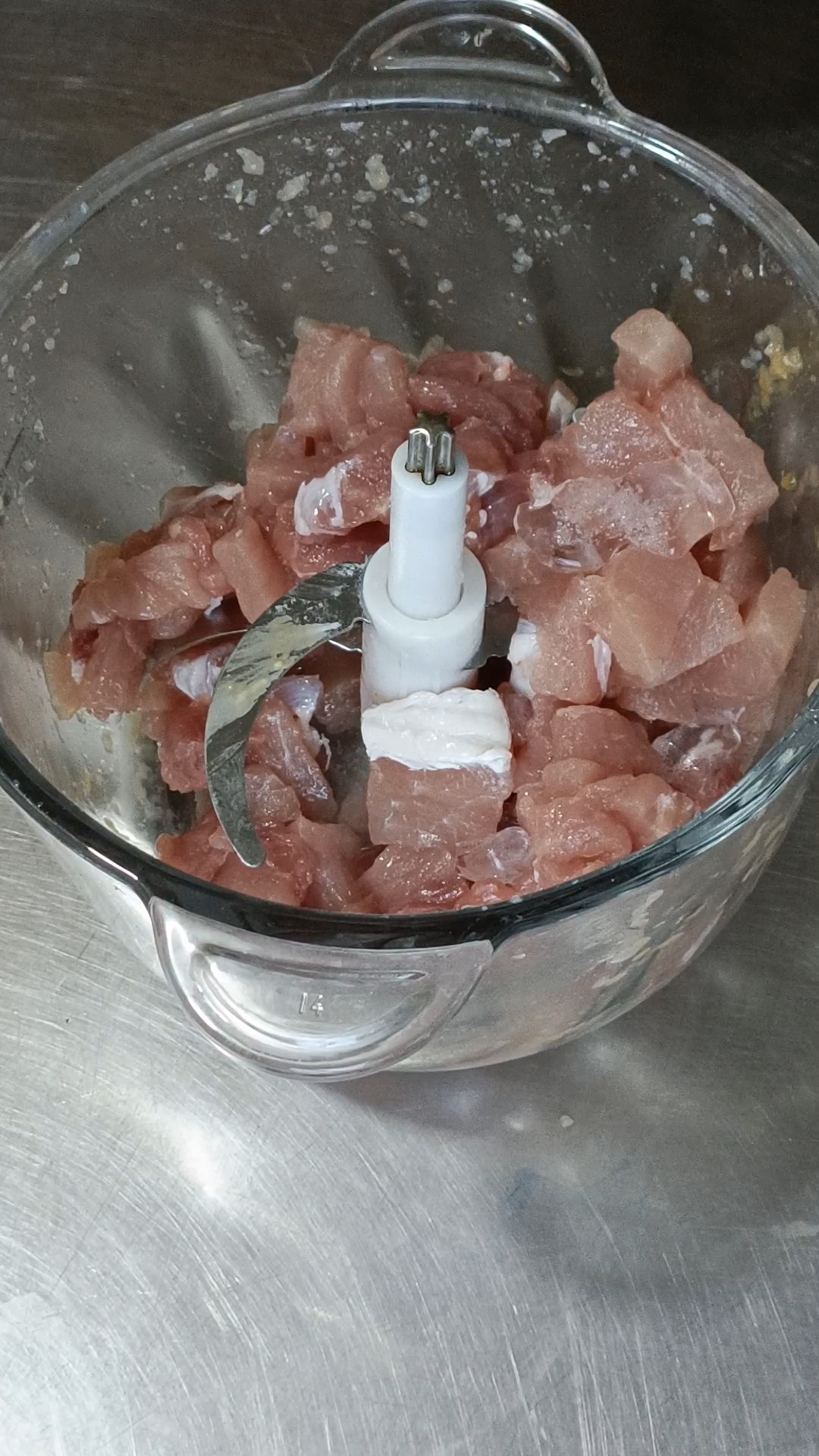 大家好,欢迎来到壮乡美食课堂,今天我要和大家分享的