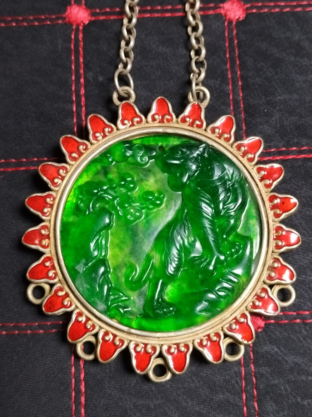 清代冰种帝王绿翡翠牌子