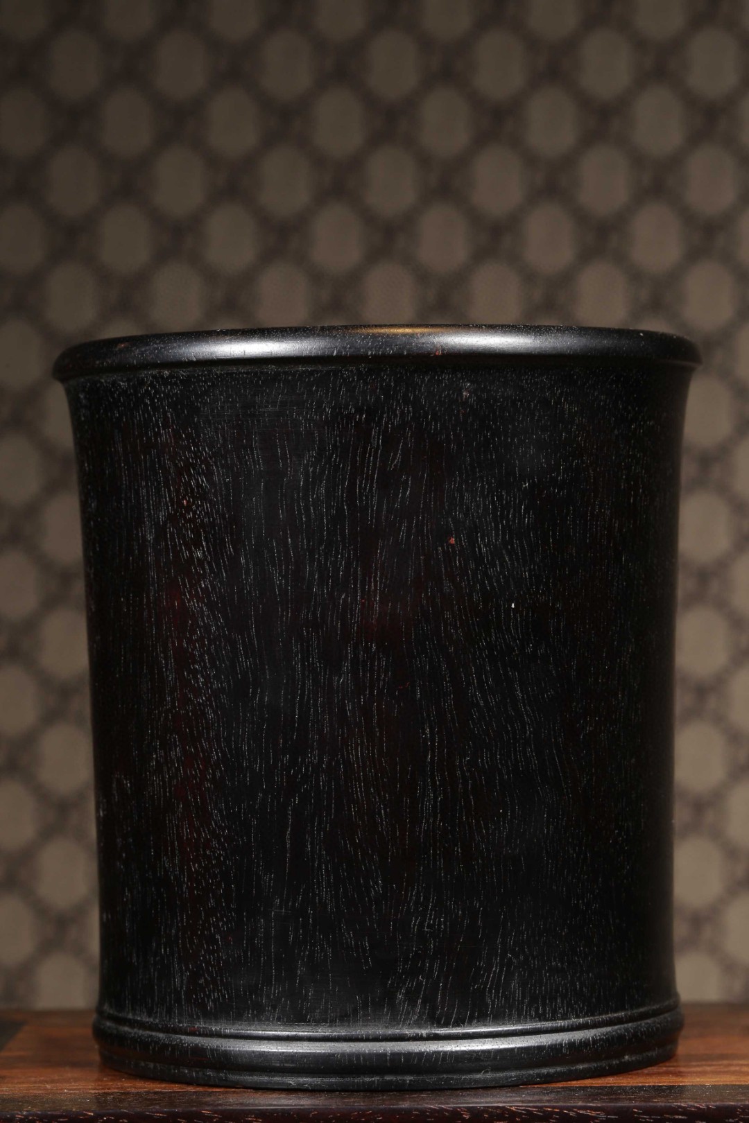 旧藏小叶紫檀文房素笔筒 口径11.5厘米,高12.5厘米