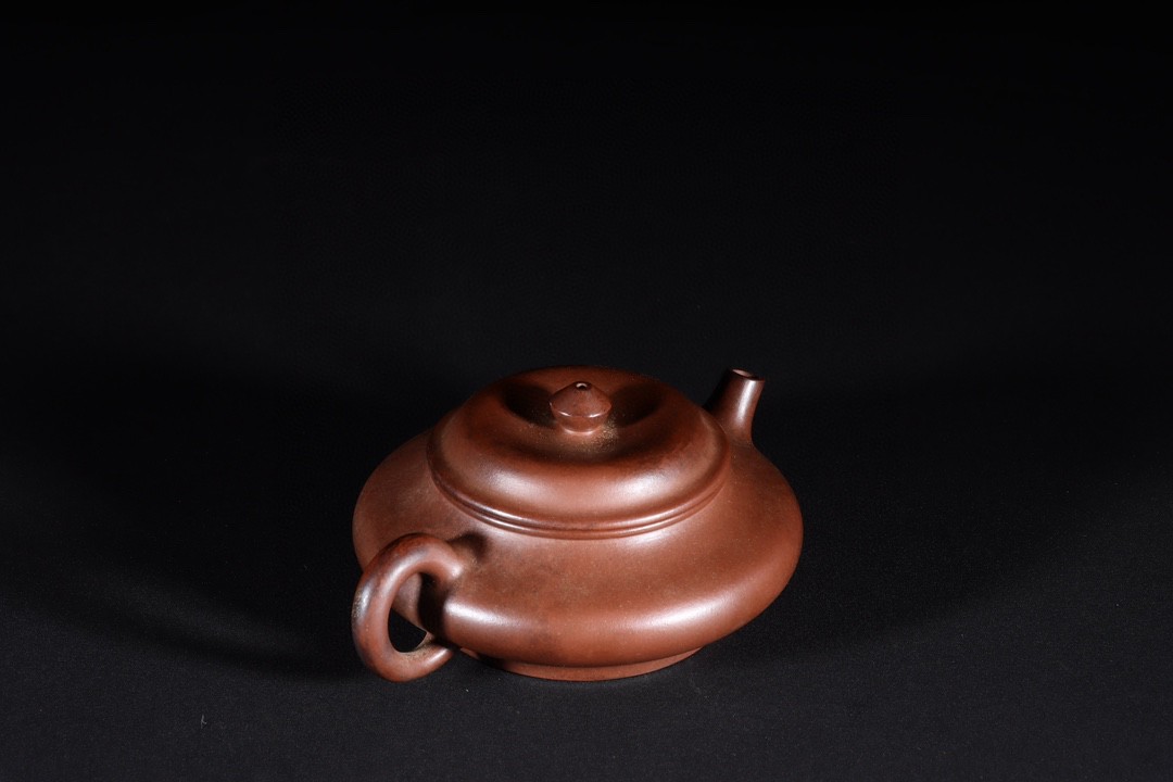 虚扁紫砂壶 款识:时大彬 明代 高 6.5×14.