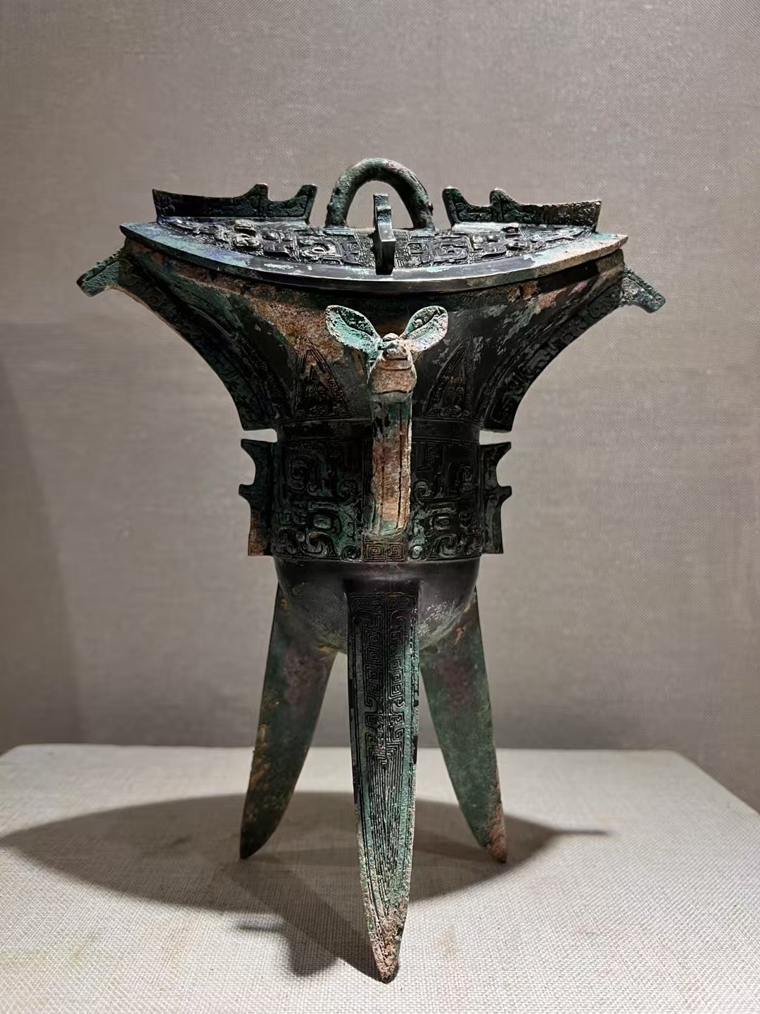 青铜爵杯 这青铜器真有古韵,放在博物馆里就是艺术品啊!