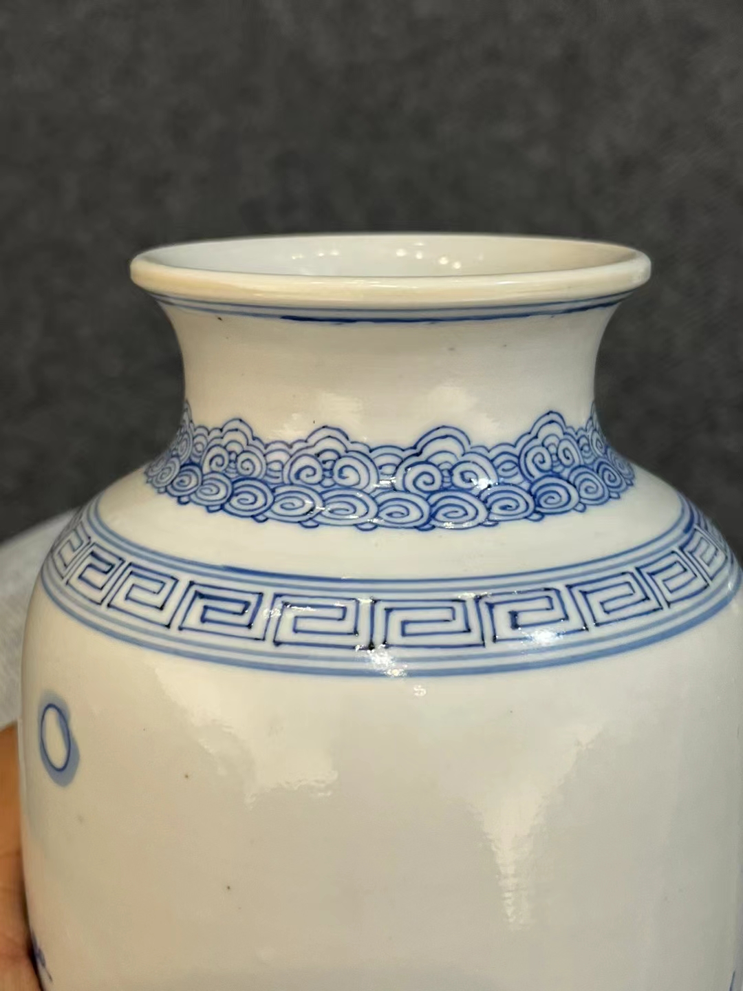 青花花鸟纹灯笼瓶