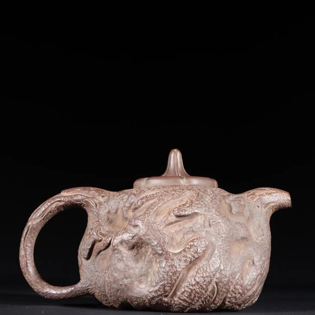 南瓜树樱供春壶 明代 高 9.2×15.5cm