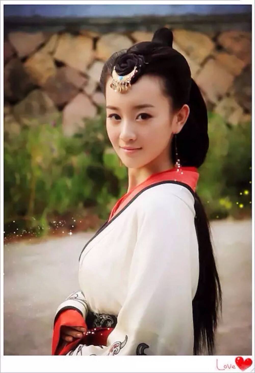 近期,张檬和于正再度携手,合作新剧《墨雨云间》,引起了广泛关注.