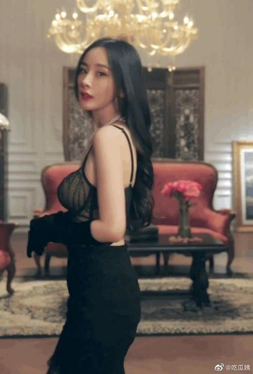 杨幂维密广告大秀完美身材