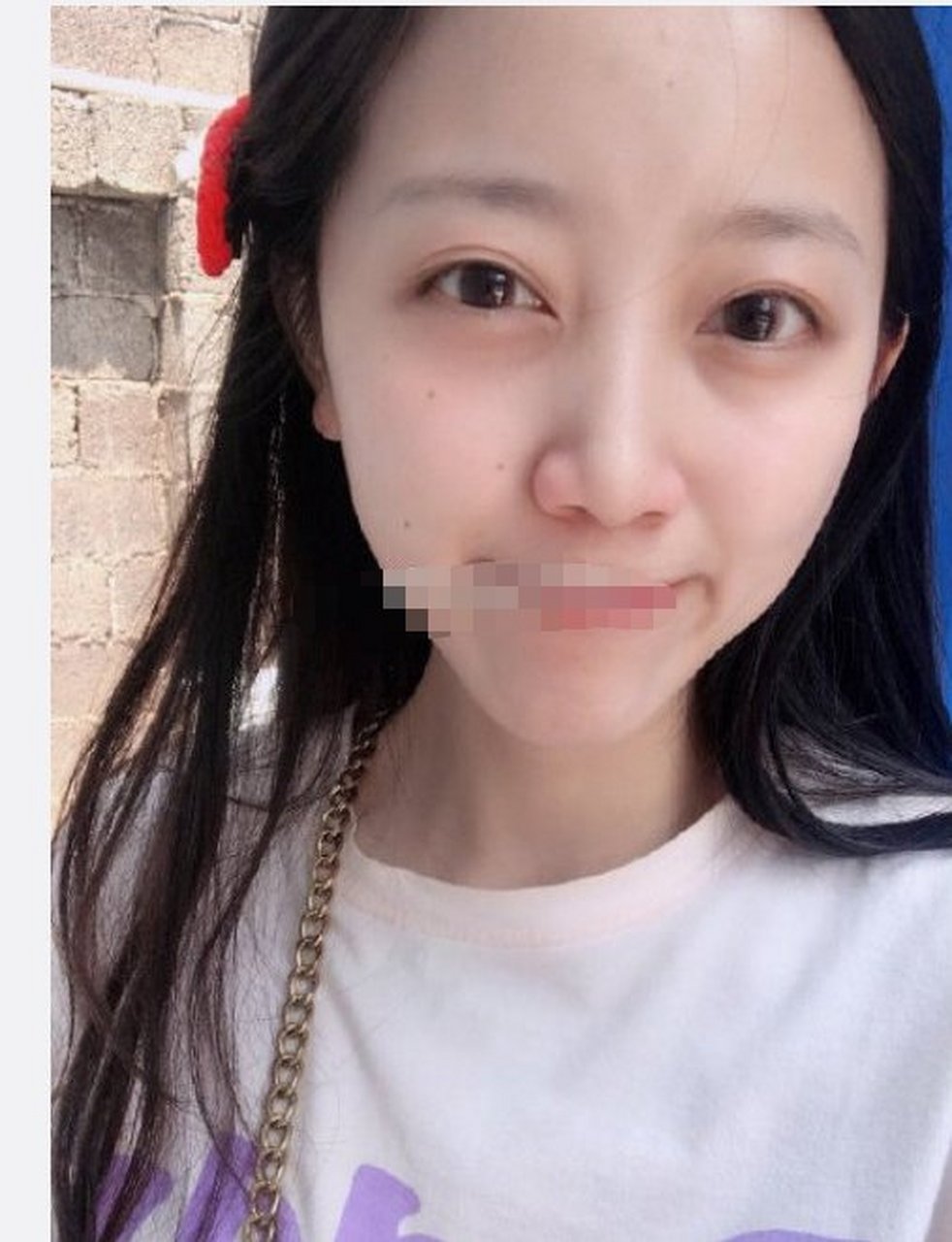 缘主脸上的三颗痣连成了一个三角形,这样的人疑虑是比较重的,经常疑神