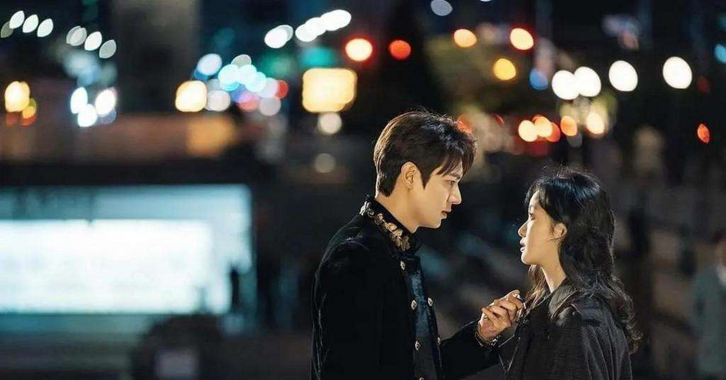 动态新星孵化计划# 韩剧《国王:永远的君主》是由白尚勋执导,金恩淑