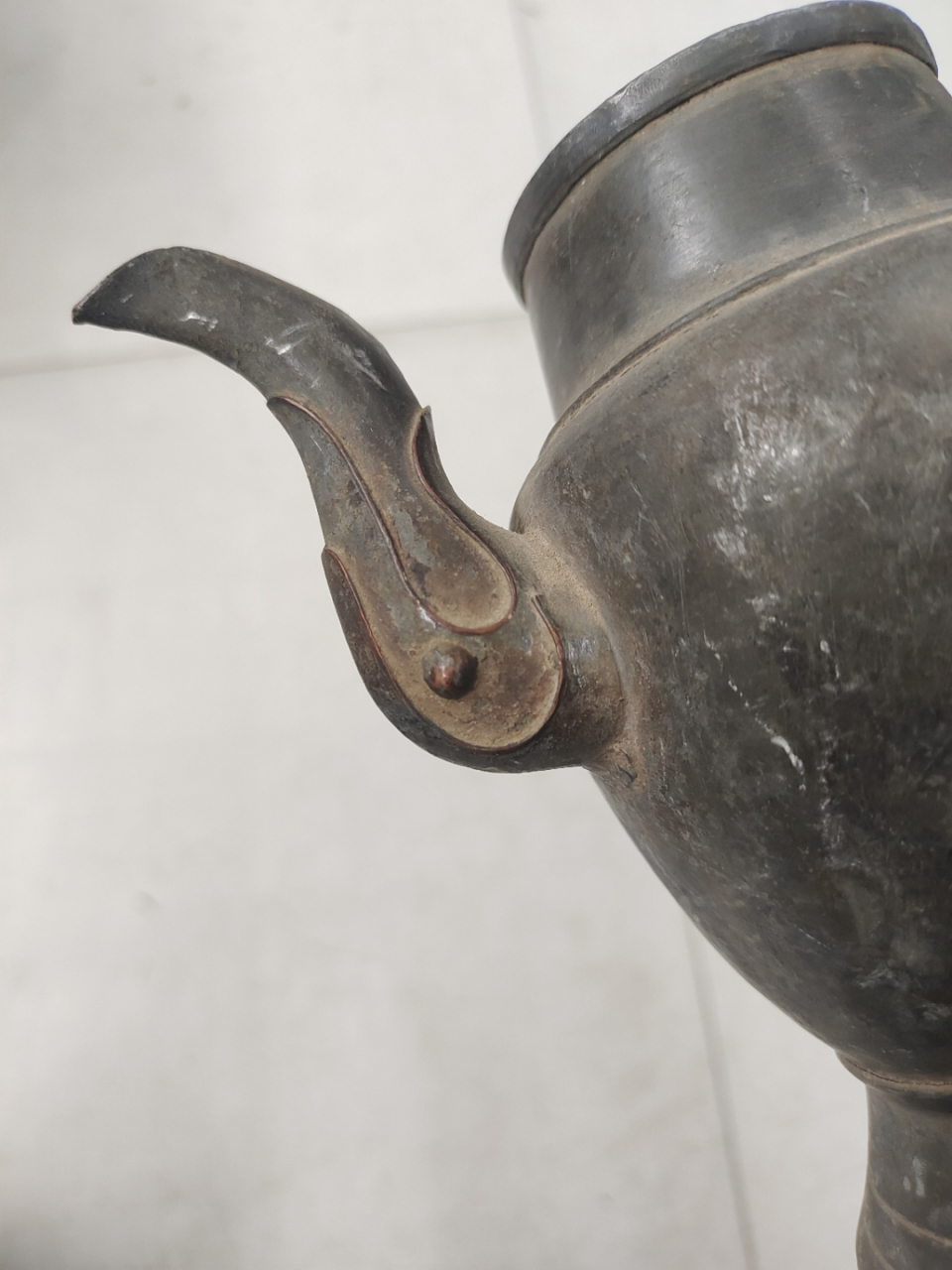 清代锡酒壶,造型挺拔.你家有吗?