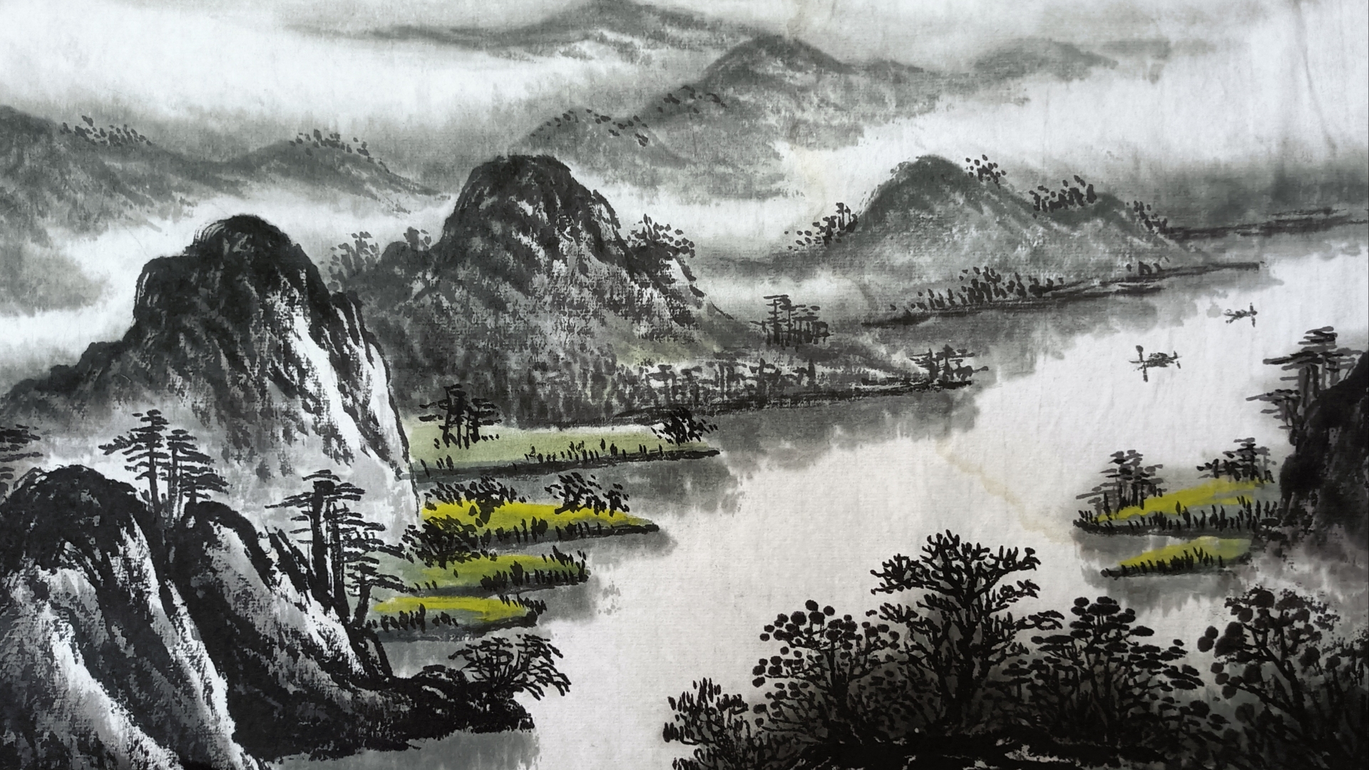 9015画面中山峰层峦叠嶂,树木郁郁葱葱,宛如自然之神的杰作.