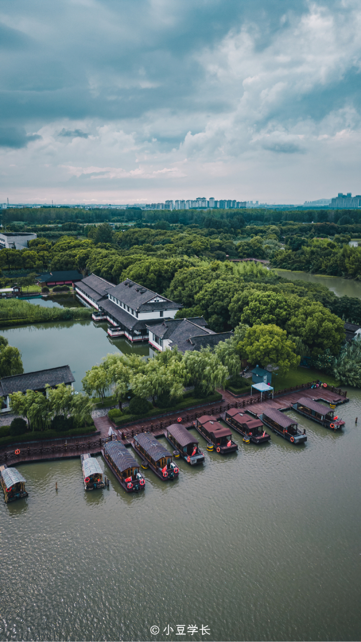 沙家浜芦苇荡风景区,华东地区最大的生态湿地之一,景区占地6000多亩