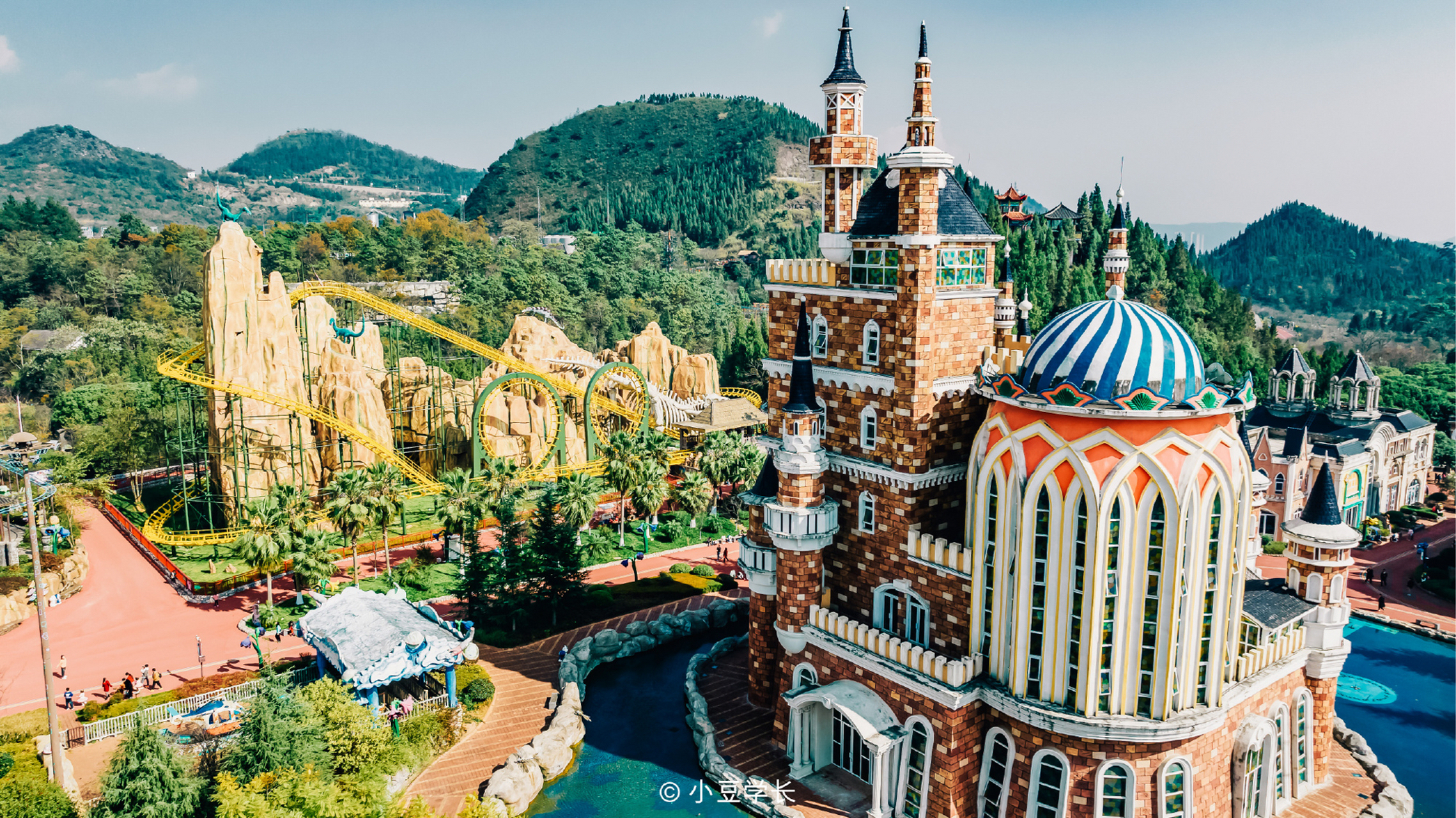 兴义市是贵州省黔西南布依族苗族自治州的首府,地处贵州,云南,广西