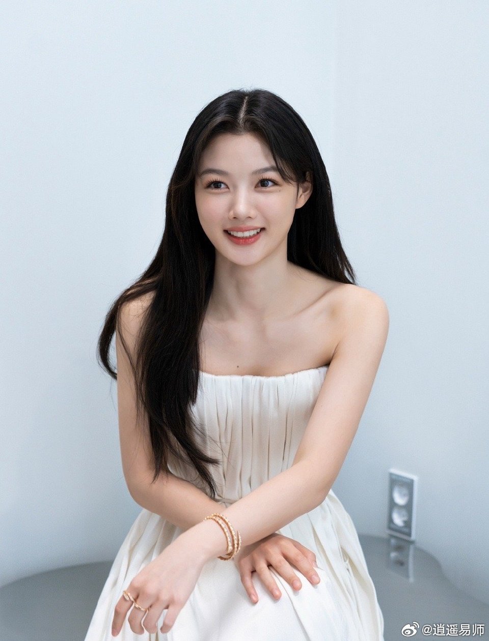 金裕贞,1999年9月22日出生于韩国首尔,韩国女演员,主持人