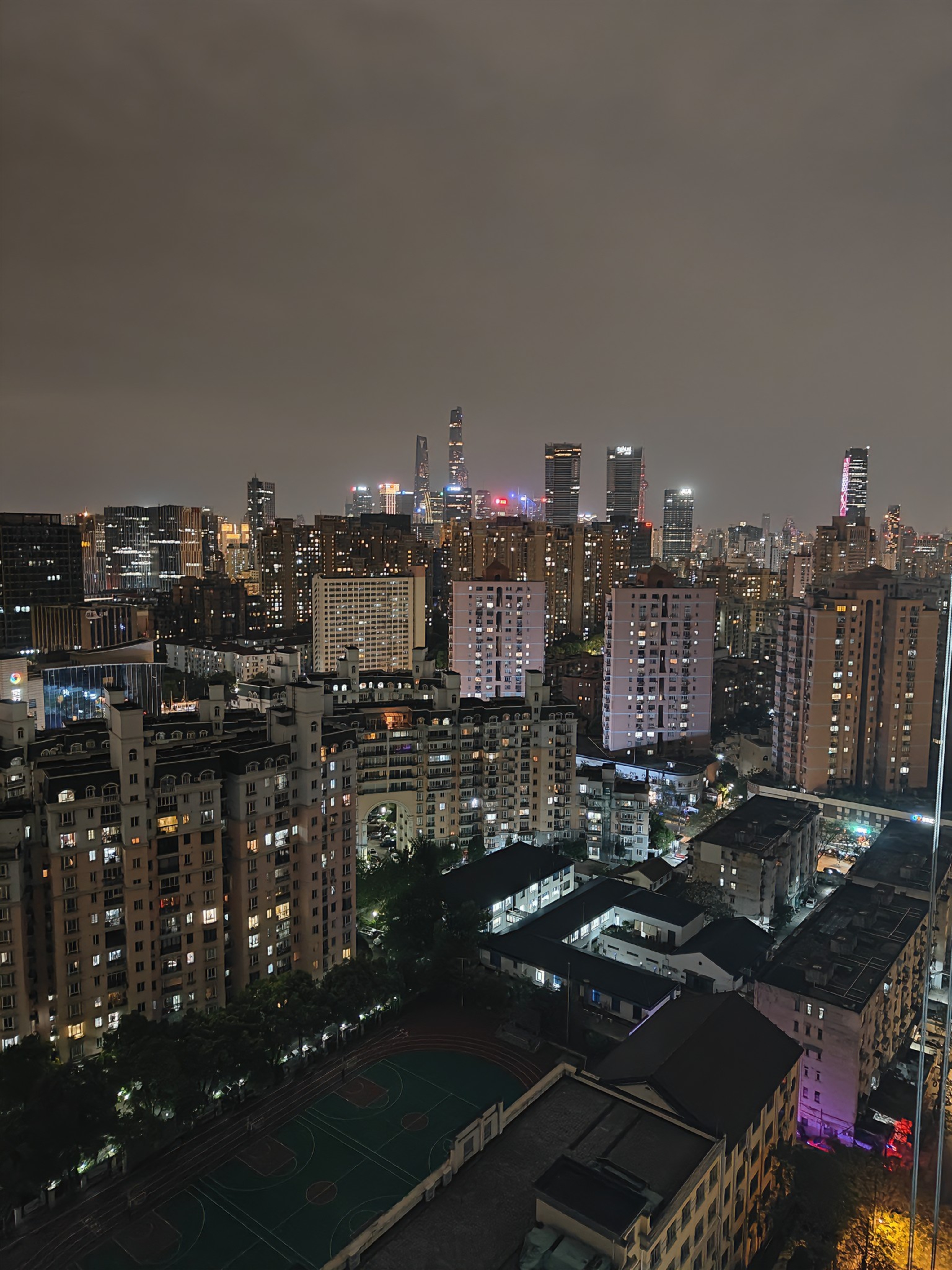 91都市夜未央,灯火映繁华9515  夜幕低垂,华灯初上,这张夜景图