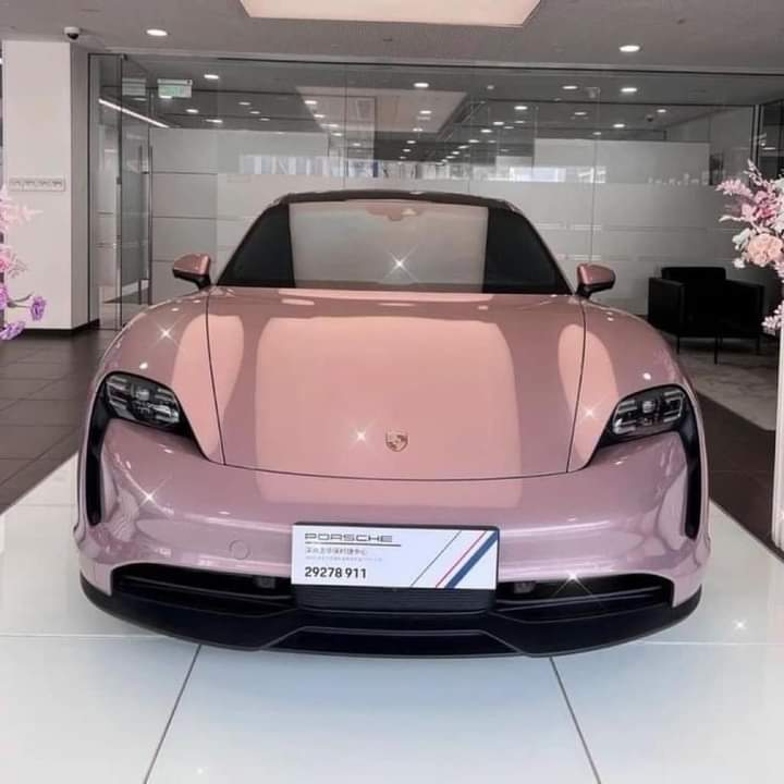 粉色系的保时捷你们喜欢吗?