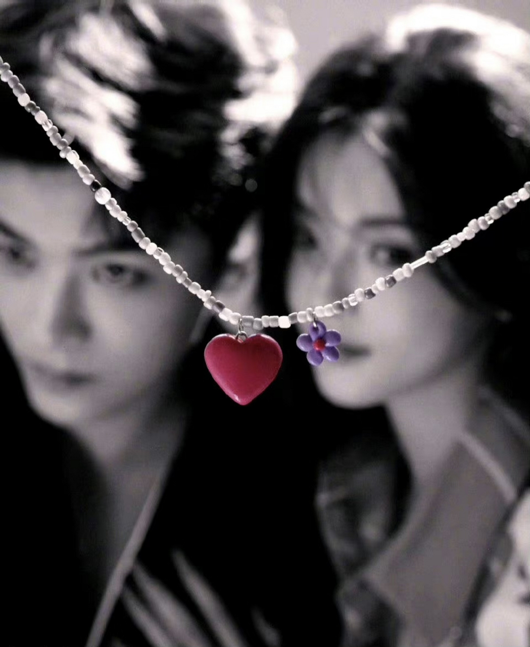 杨超越和丁禹兮的红秀合体大片预告,两人的cp感如何?