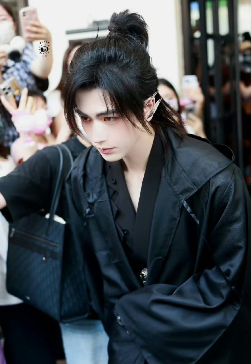 迪丽热巴,周柯宇,刘宇宁,张凌赫《开始推理吧2》今日录制路透图,美女