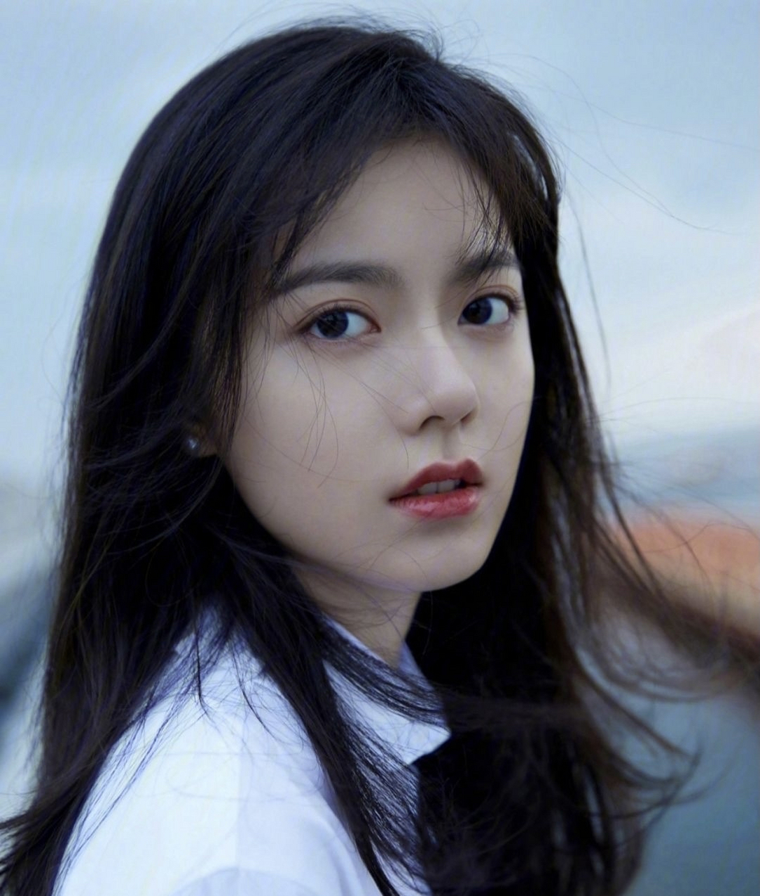 电影《白夜行》主演定了,男主易烊千玺,女主赵今麦,你期待这个阵容吗?