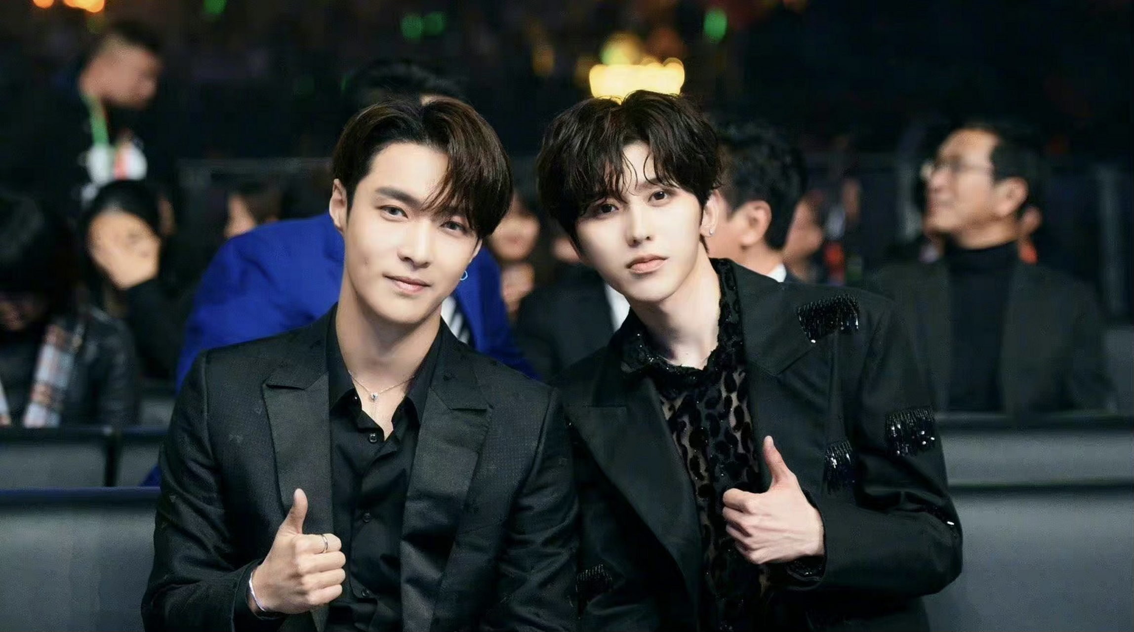 张艺兴,蔡徐坤同框旧照,期待两位帅哥的日内瓦之行!