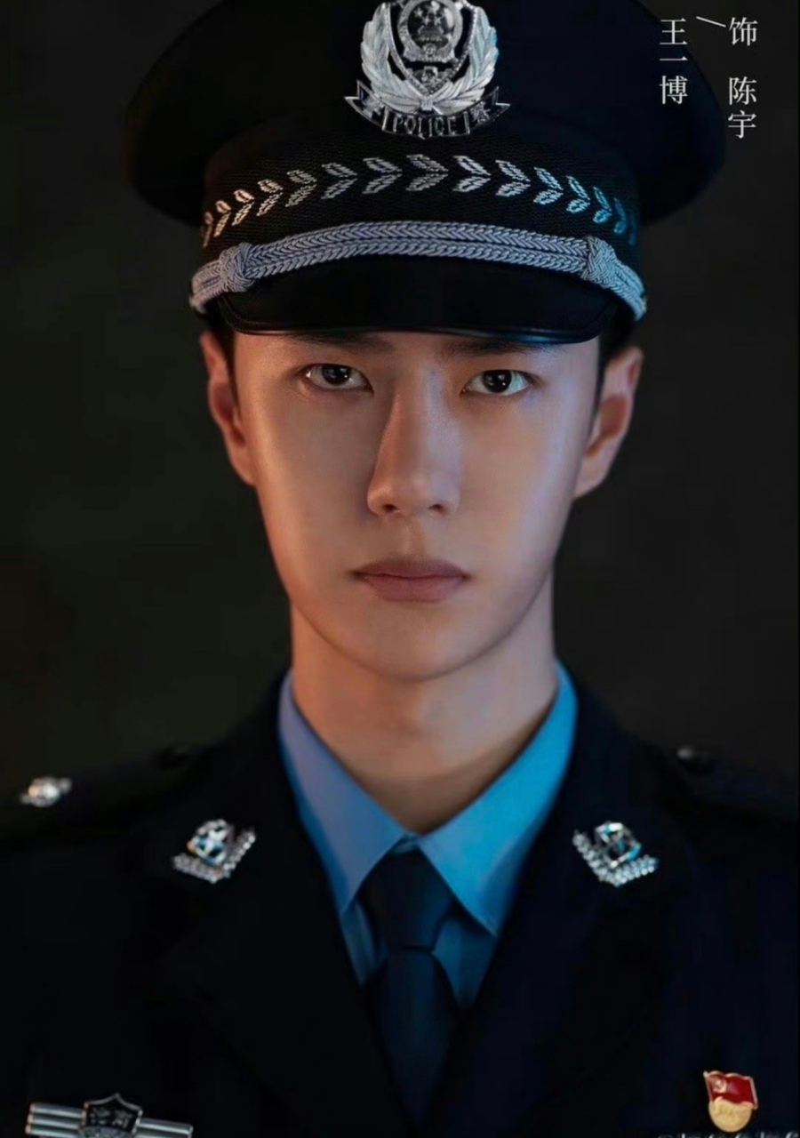 王一博粉丝勾勒原型图发现,王鹤棣粉丝的空瓶图原型居然是王一博