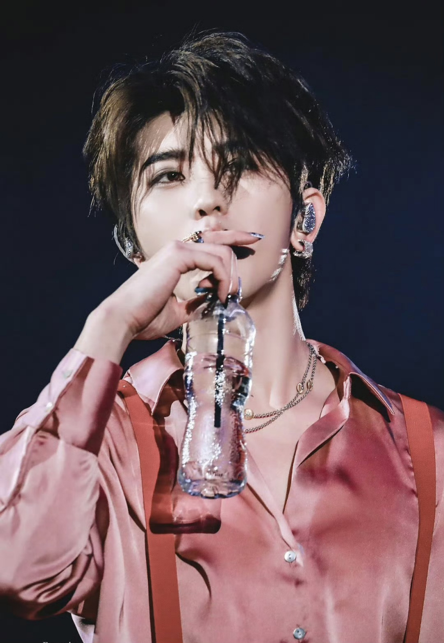 王俊凯和蔡徐坤的歌,你更喜欢谁的音乐作品?