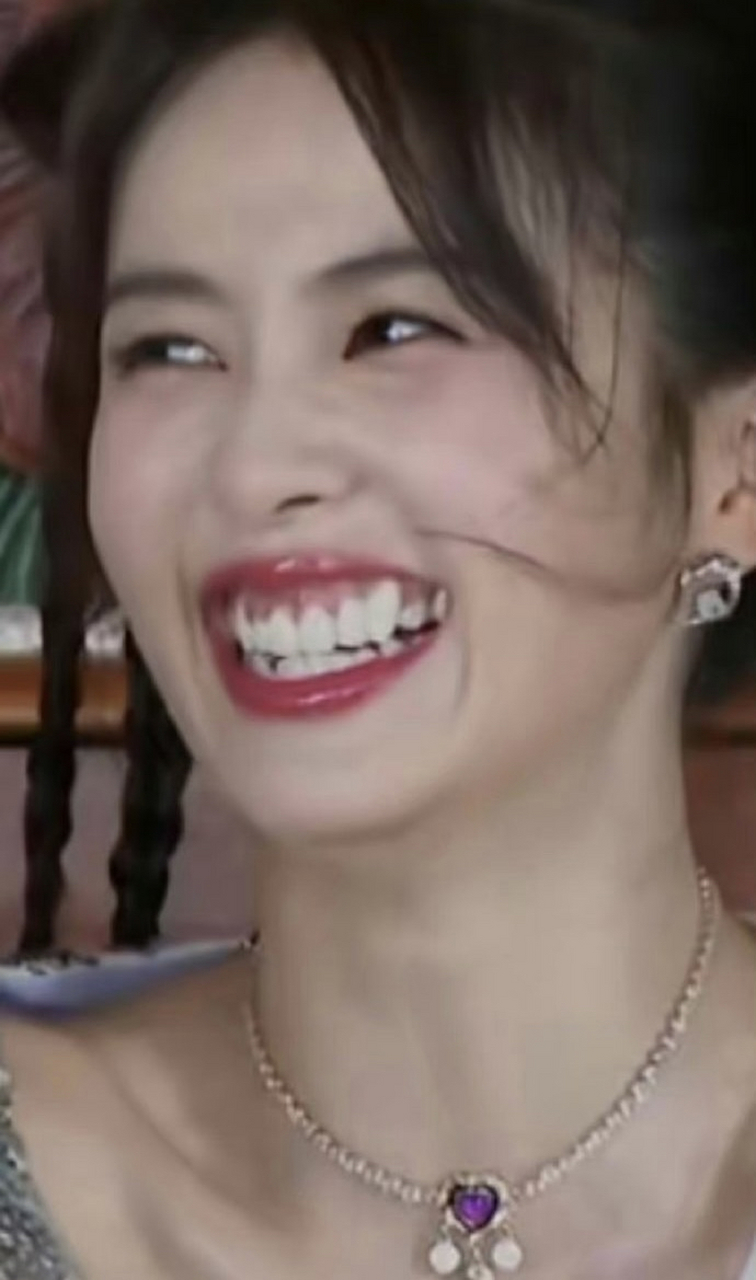 有网友吐槽白鹿在剧中笑的太夸张,建议她学习一下面部管理,你怎么看?