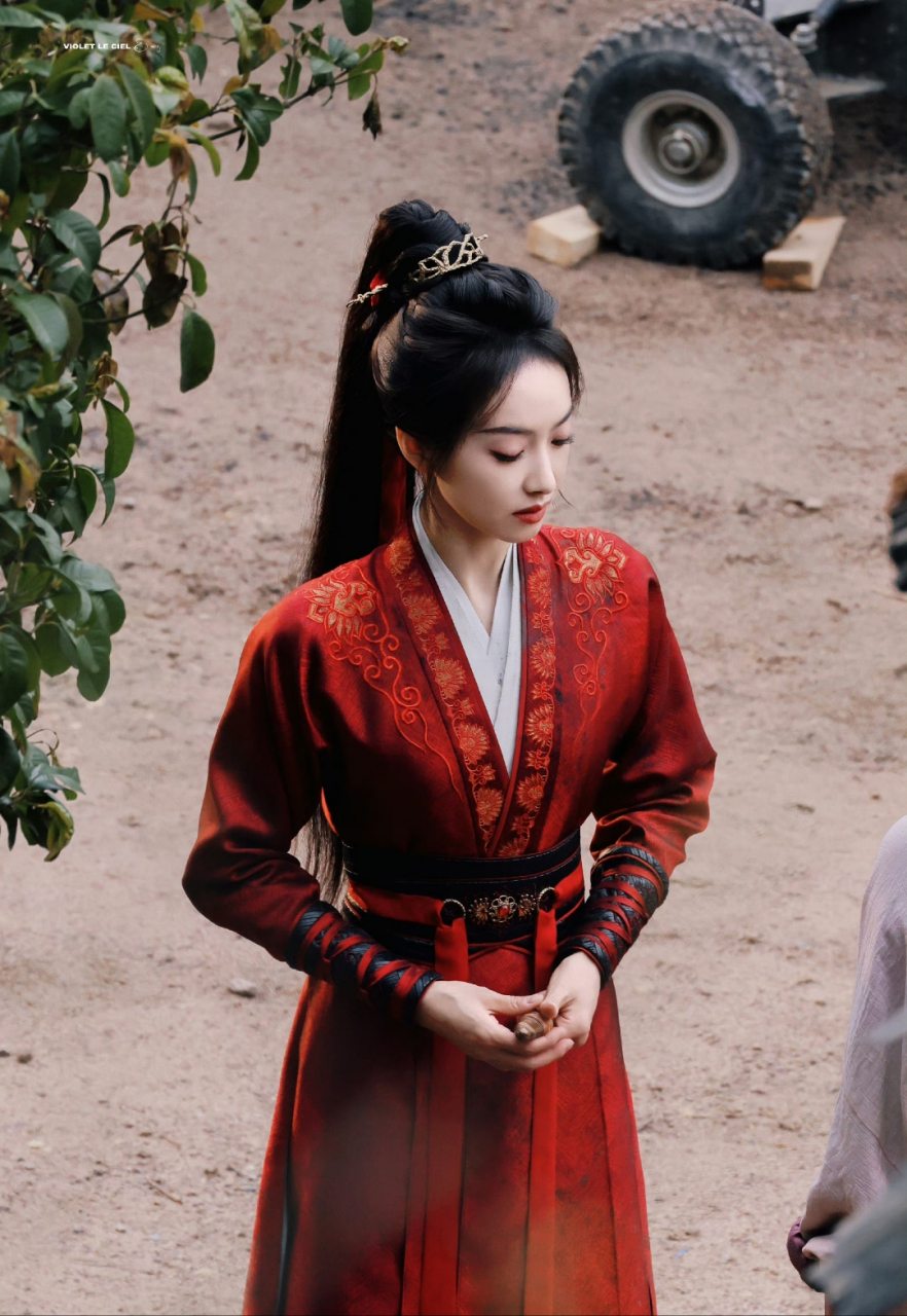 宋茜《山河枕》红衣女将军造型,楚瑜好帅啊,你爱了吗? 676767