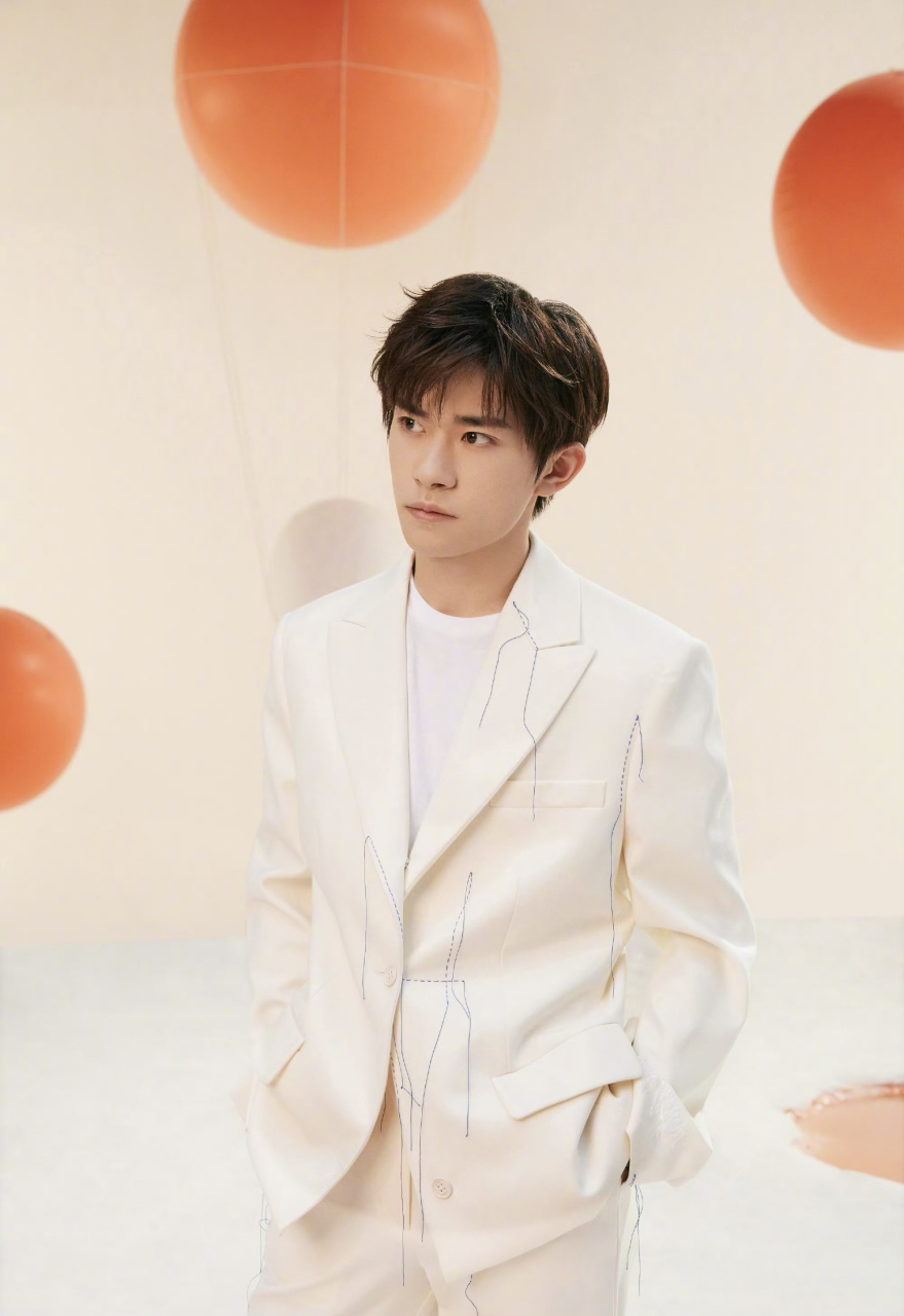 tfboys王俊凯,王源,易烊千玺十周年又一波新写真,谁的表现力最好?