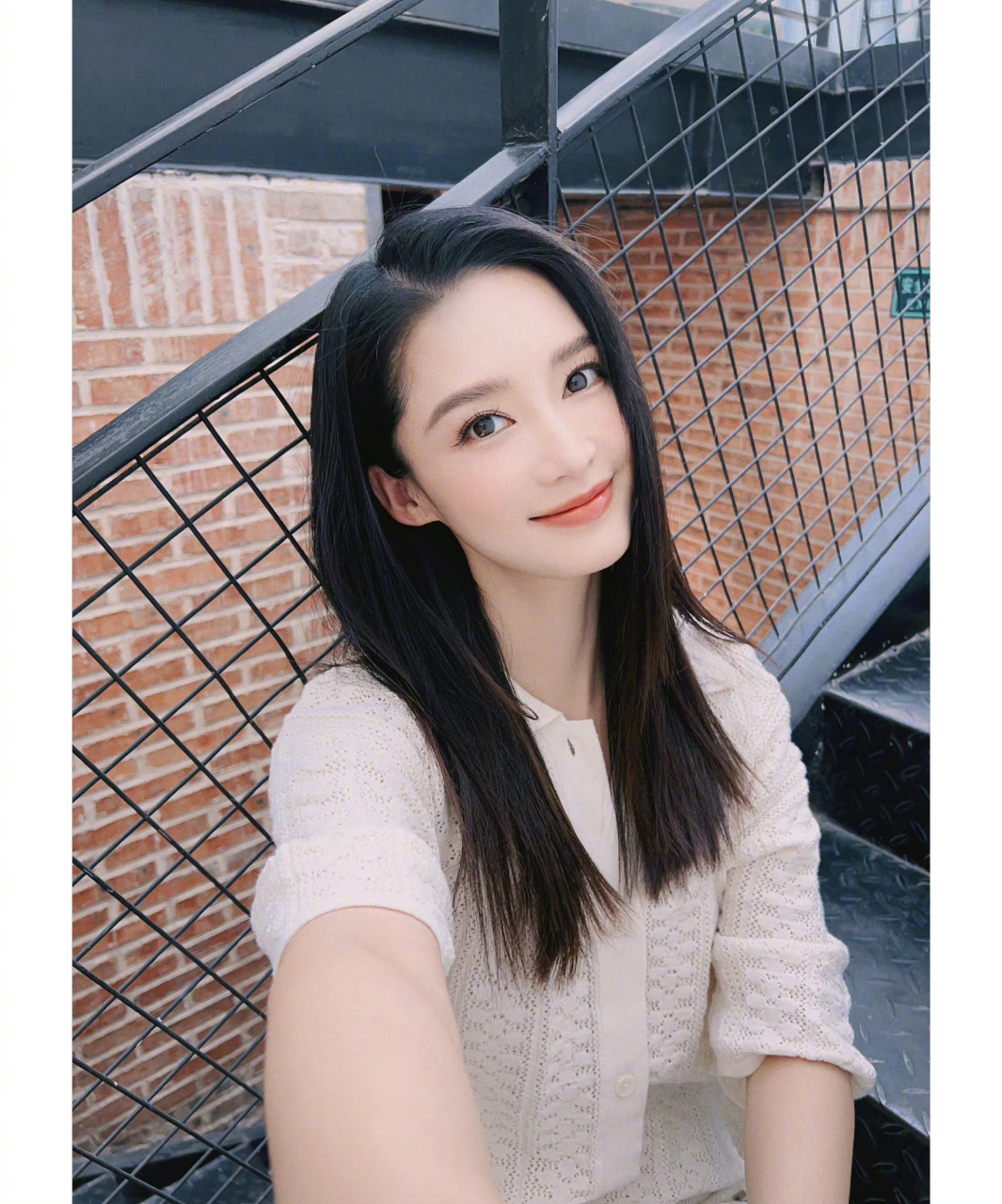 王一博,李沁主演的《金色征途》今年就要播出了,有网友问:两人会平番