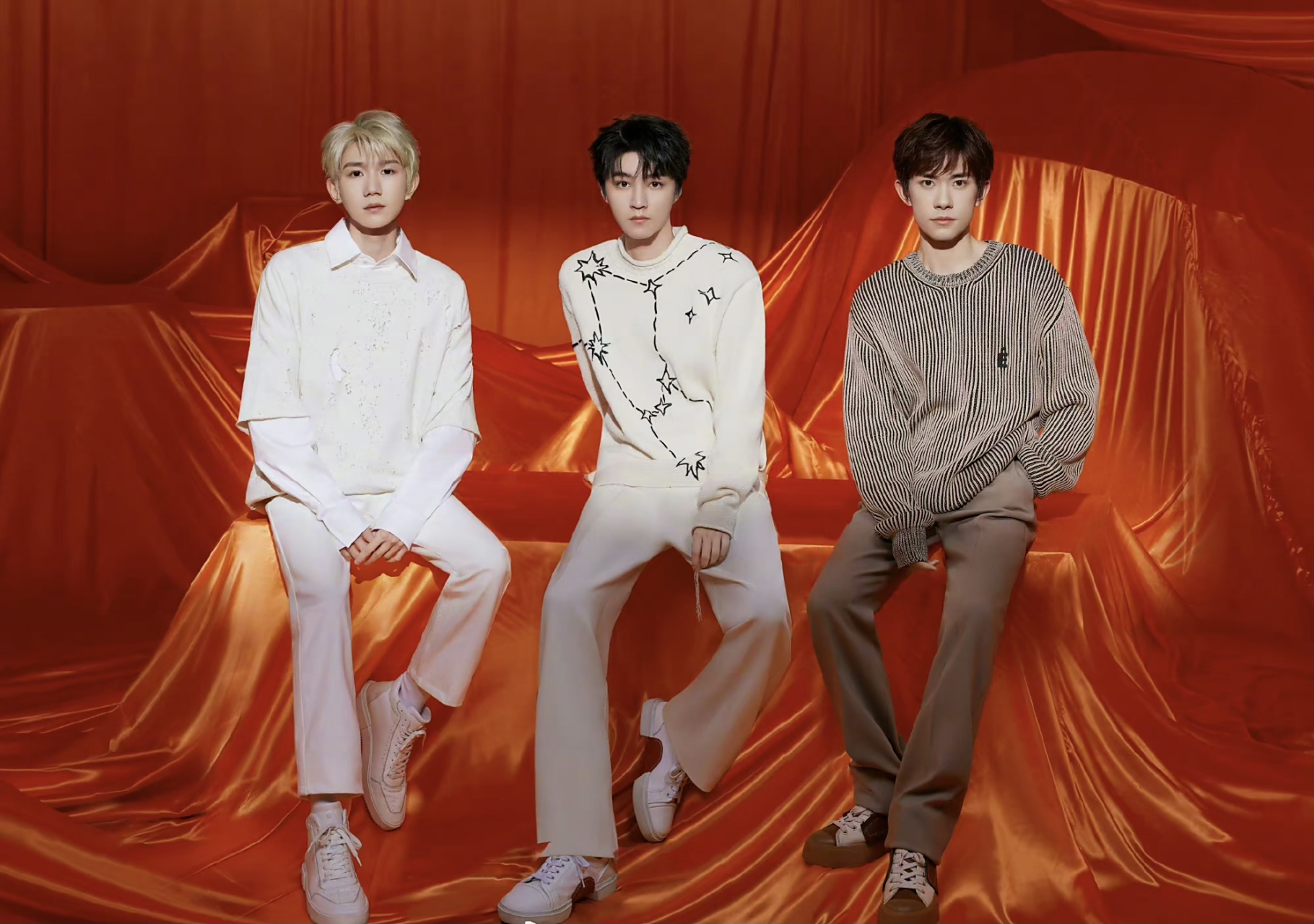 tfboys十周年的又一套新写真,王俊凯,王源,易烊千玺,谁的时尚表现力最