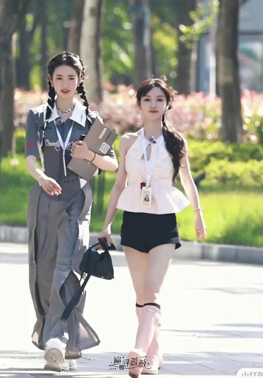 170的田曦薇和177的张艺凡,这个身高差太明显了吧?