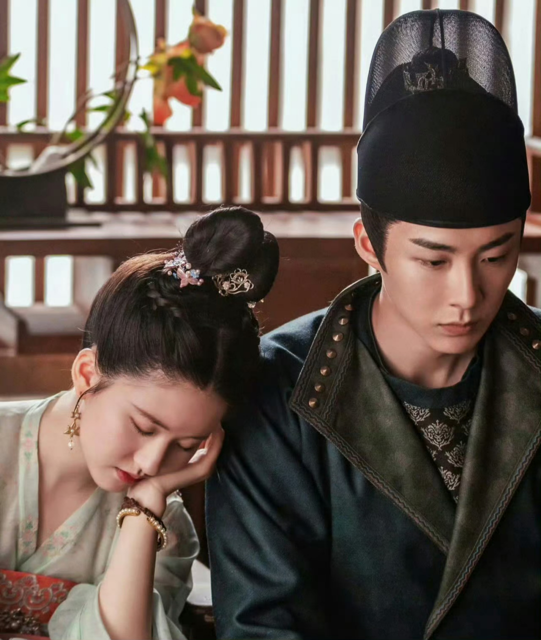 刘宇宁送花篮为赵露思庆祝生日,皓嫣cp又发糖了!