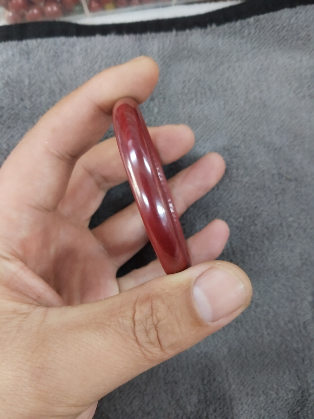 朱砂手镯 78这款深红色的手镯,简.@手编串珠的动态