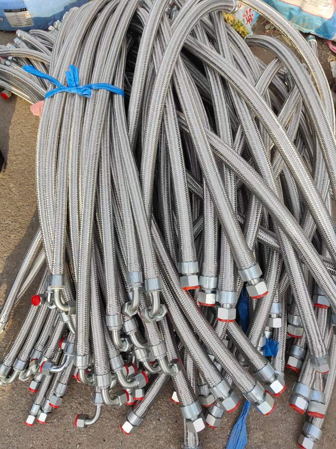 铠装管油管总成